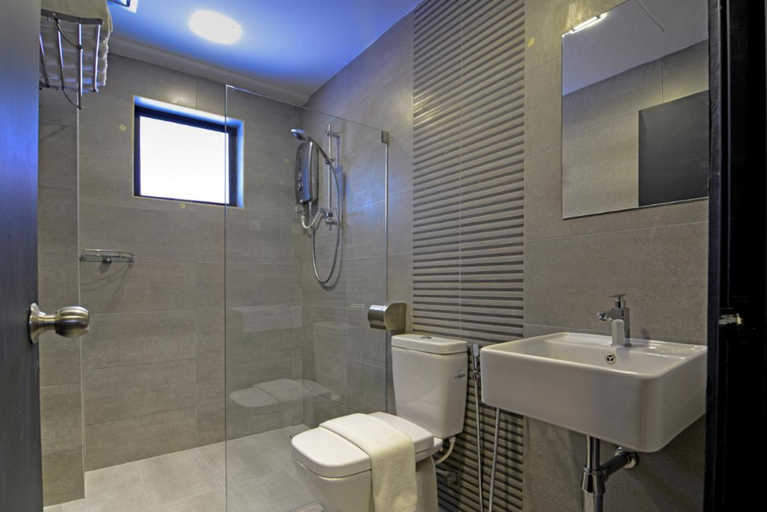 Bathroom 5, De Parkview Hotel, Kinta