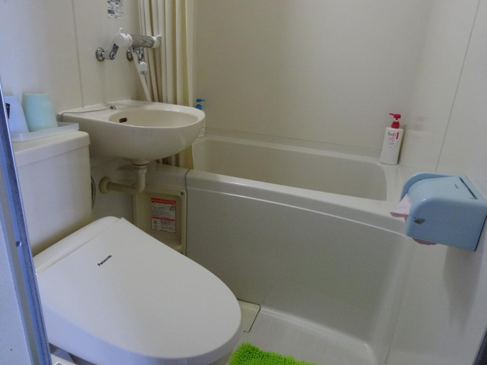 Bathroom 4, KAZENOOKA, Motobu