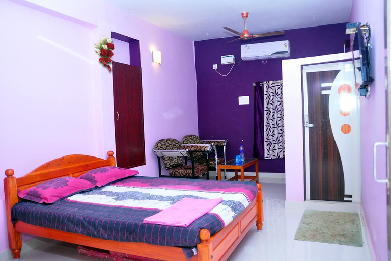 Bedroom 2, Sixth Star Inn, Theni