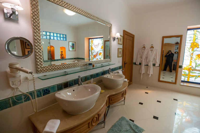 Bathroom 4, Lazib Inn Resort and Spa, Yusuf as-Sidiq