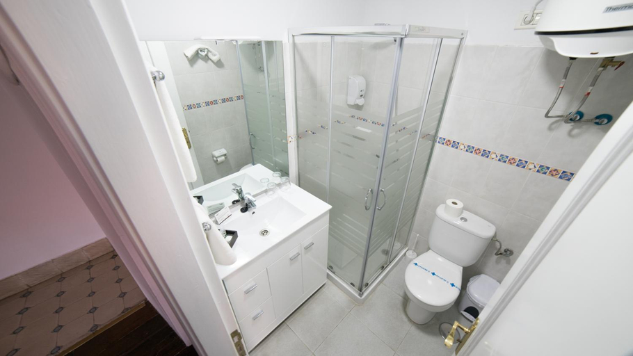 Bathroom 4, Hotel Aguere, Santa Cruz de Tenerife