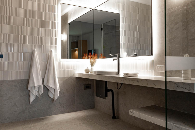 Bathroom 14