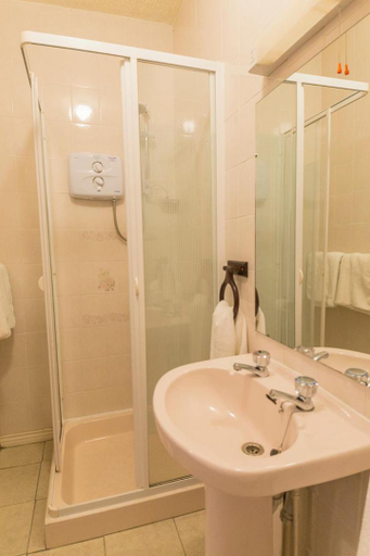 Others 3, Dorney's B&B
