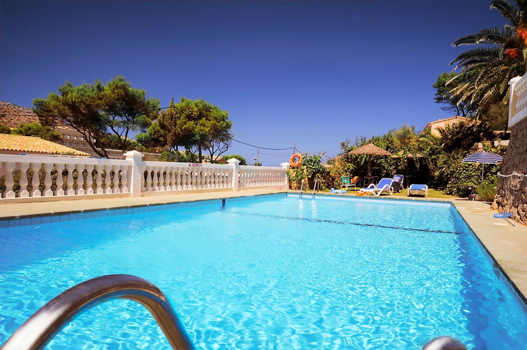 Others 2, Hostal Los Pinos, Baleares