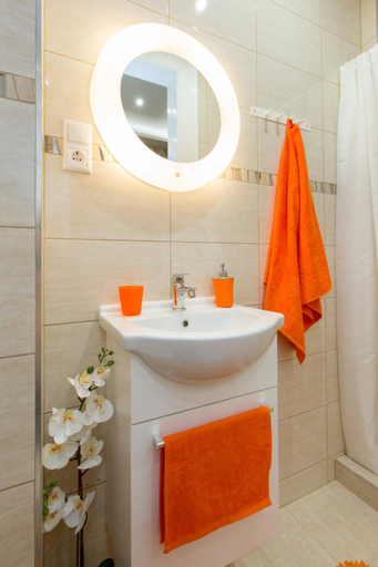 Bathroom 2, Budapest Holiday Colours, Budapesti