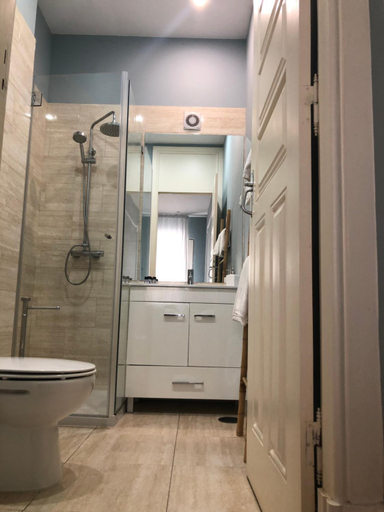 Bathroom 2, Godinho's House, Matosinhos