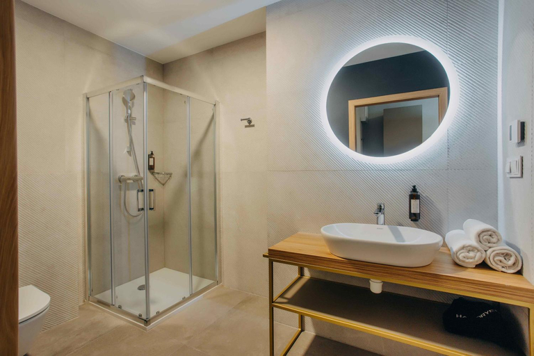 Bathroom 4, Green Adults, Jelenia Góra