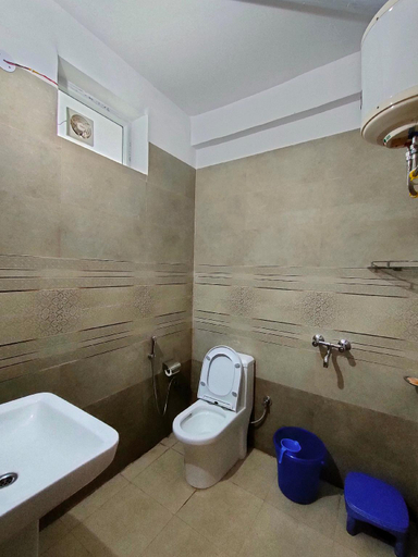 Bathroom 3, Khushi Cottage, Almora