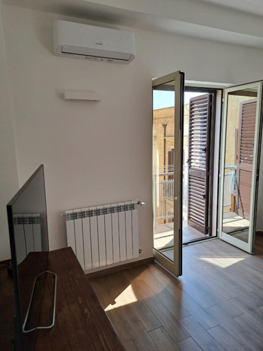 Others 2, M. Szwed. Guest House old Bari, Bari