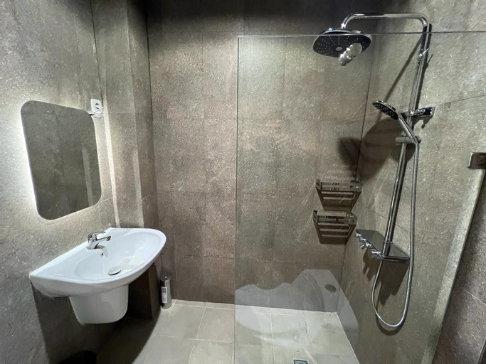 Bathroom 7