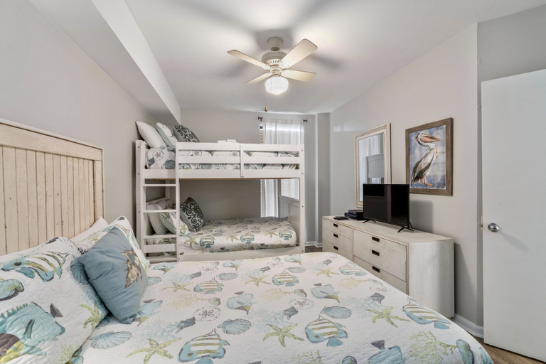 Bedroom 2, Summer House 204B, Baldwin