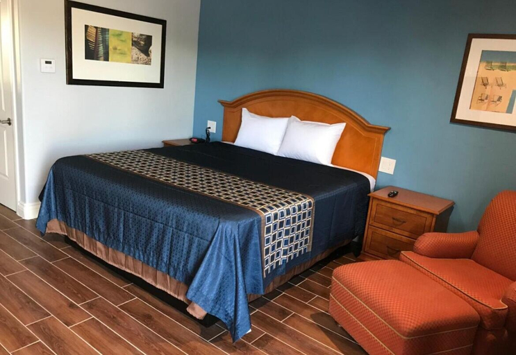 Bedroom 1, Driftwood Motel, Los Angeles