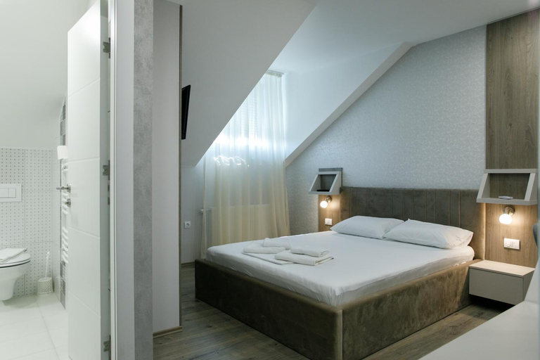 Others 1, Fine Suites, Niš