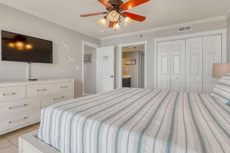 Bedroom 3, Long Beach Resort 1-105, Bay