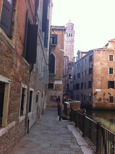 Others 2, B&B Al Teatro with canal view, Venezia
