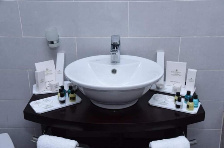 Bathroom 2, LB Suites Hotel, Oran