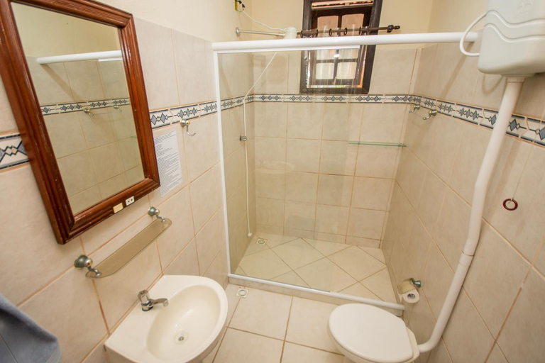 Bathroom 2, Pousada Quatro Estacoes Paraty, Parati