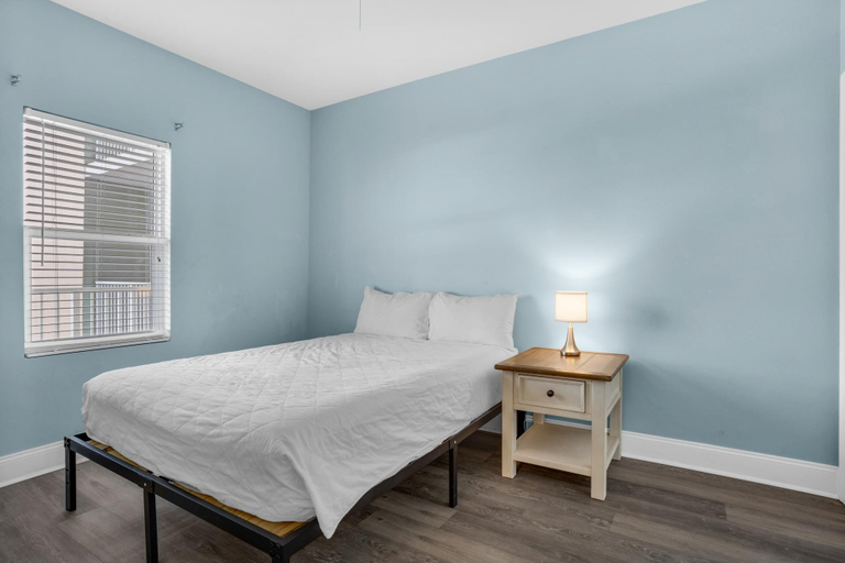 Bedroom 1, Laketown Wharf 607, Bay