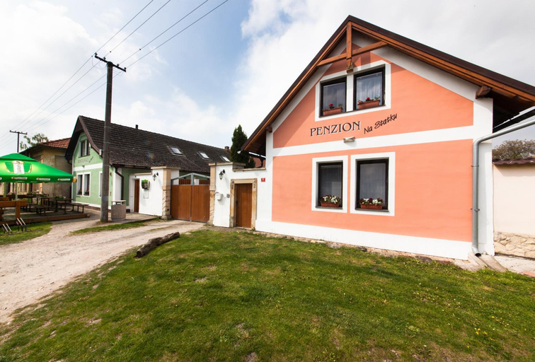 Others 3, Penzion Na Statku, Nymburk