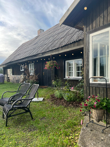 Others 4, Peetri talu klaaskuplid Haapsalu lahedal, Oru