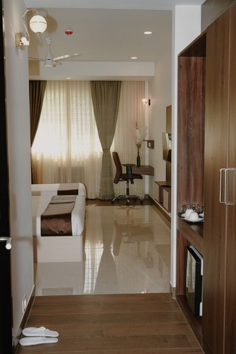 Others 5, The Kings Meadows, Bangalore