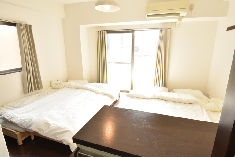 Bedroom 4, Enzo Shin-Osaka C, Osaka