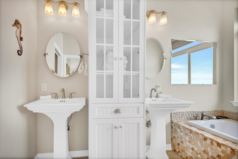 Bathroom 1, Bonita Bay, Escambia
