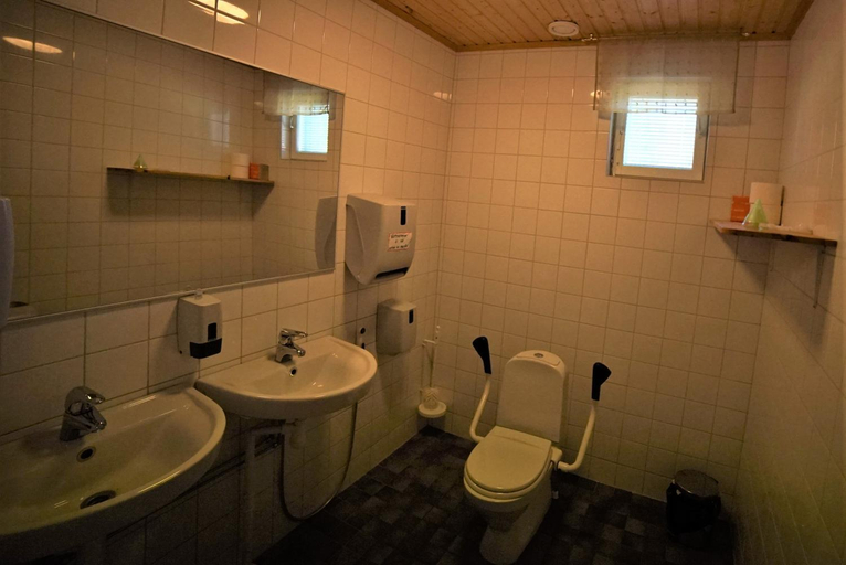 Bathroom 3, Old Pine Husky Lodge, Lapland
