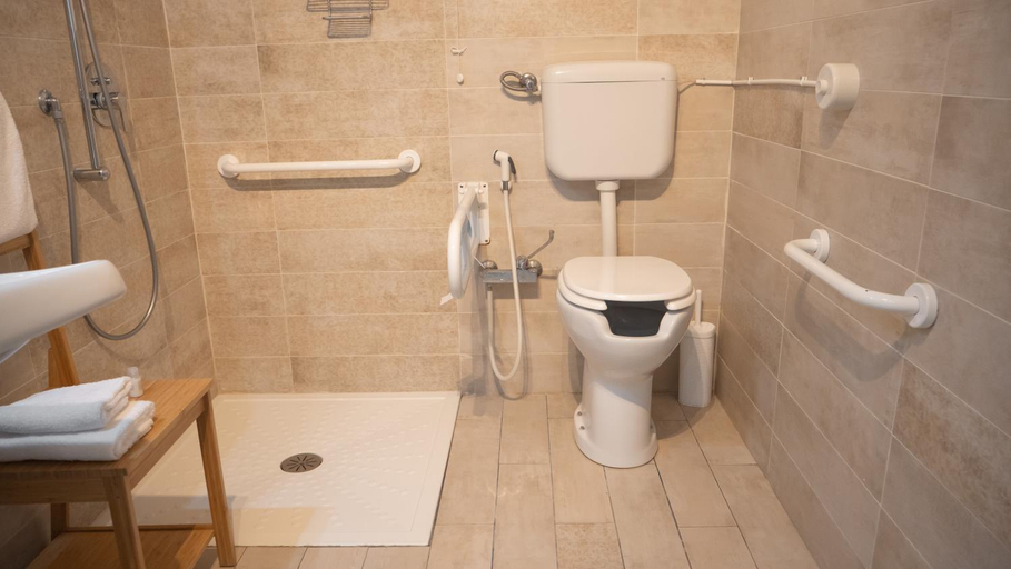 Bathroom 5, Hotel La Smorfia, Livorno