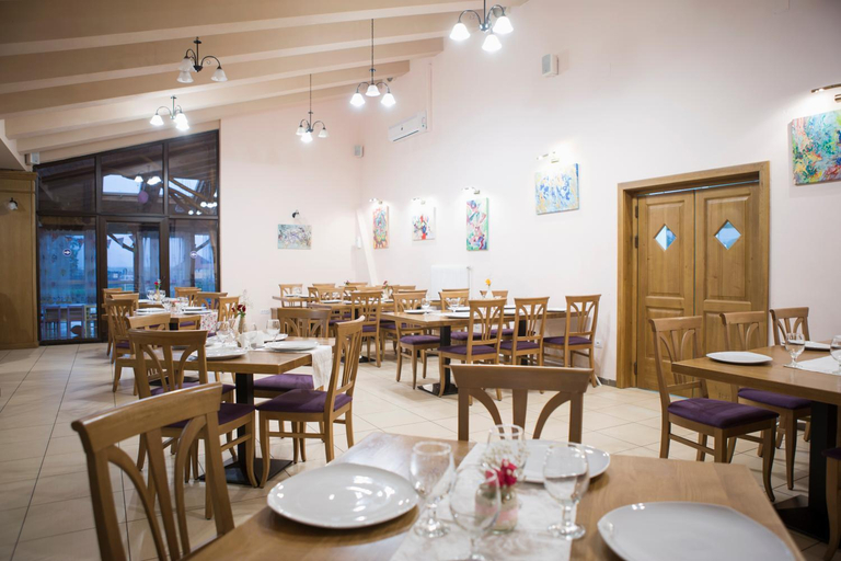 Food & Drinks 4, Motel Dacia, Sebes