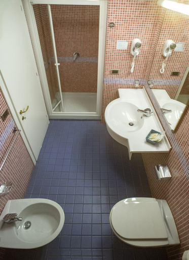 Bathroom 4, Hotel Lory, L'Aquila