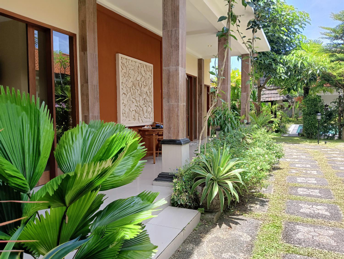 Exterior 5