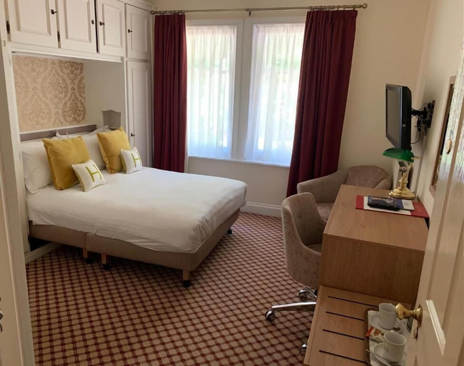 Bedroom 3, Haley's Hotel, Leeds