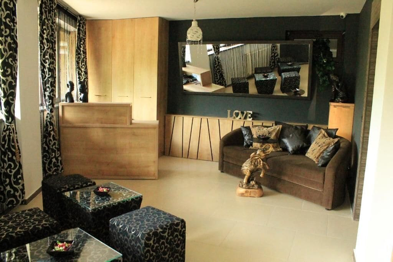 Others 5, The Line Hotel, Municipiul Bucuresti