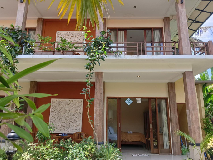 Exterior 4