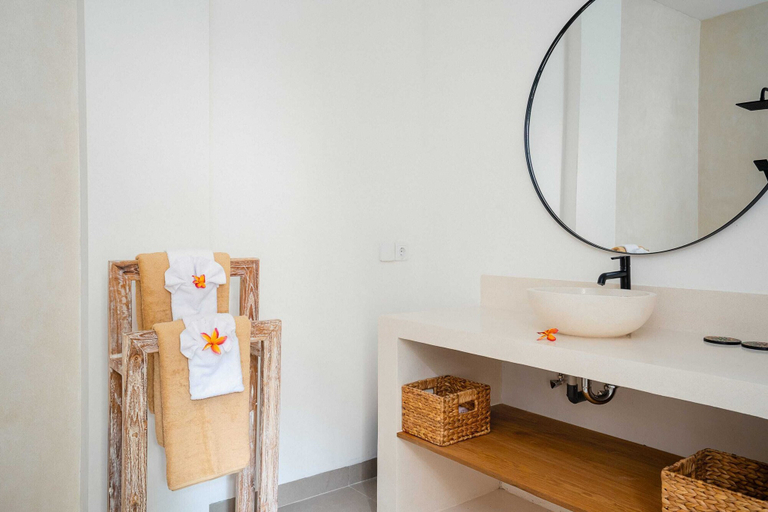 Bathroom 2, Villa Quiet, Badung
