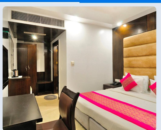 Bedroom 1, Hotel Benz International, West