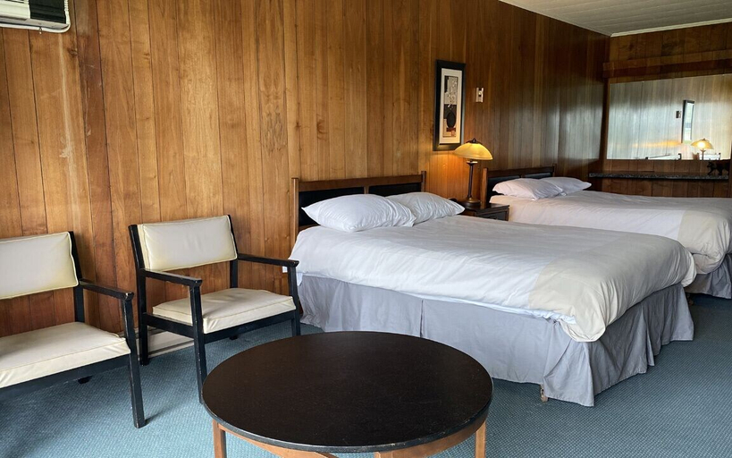 Bedroom 3, Hotel Kenney Rideau, Leeds and Grenville