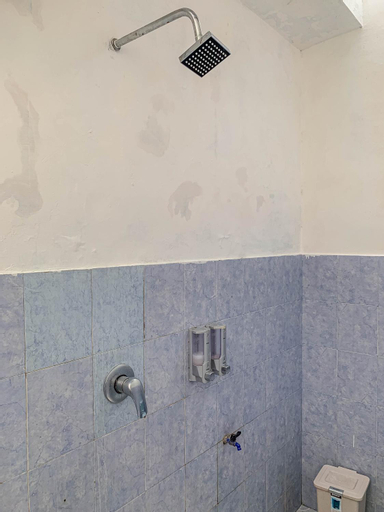 Bathroom 12