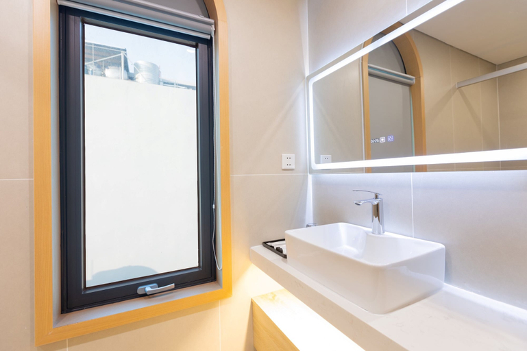 Bathroom 3, Sunshine Apartment Hotel, Móng Cái