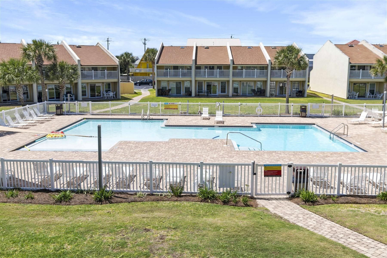 Sport & Beauty, 8 G Two Bedroom Condo, Walton
