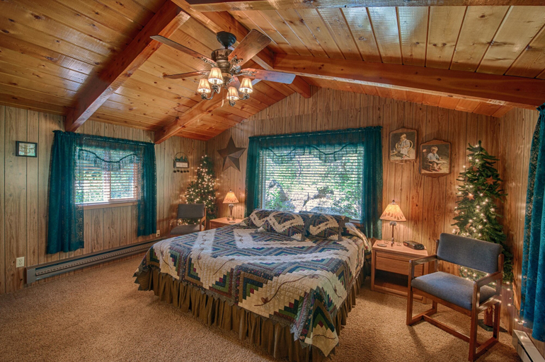 Bedroom 2, Grandma's Cabin, Fremont