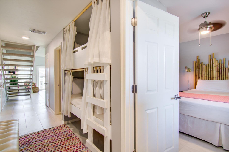 Bedroom 3, 7F Nama-stay, Walton