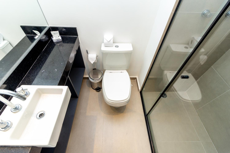 Bathroom 28