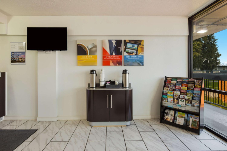 Public Area 2, Motel 6 Temple, TX, Bell