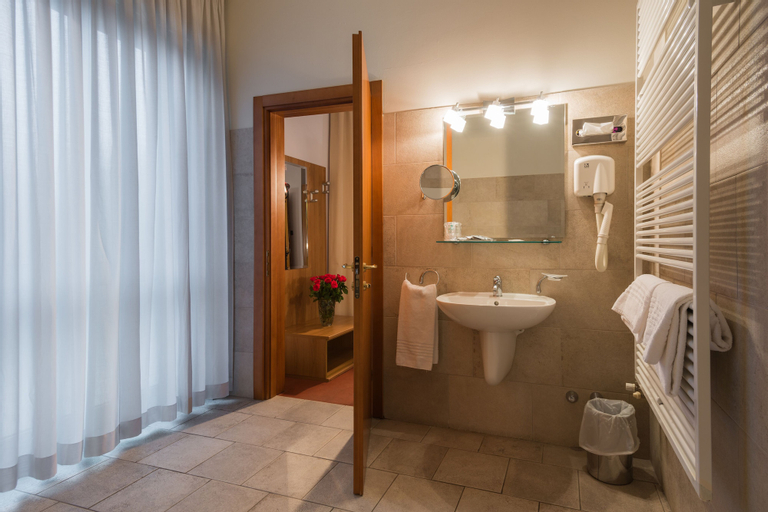 Bathroom 5