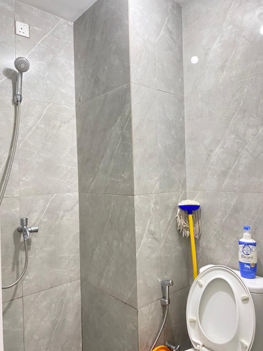 Bathroom, Diamond Property at Sayana Harapan Indah, Bekasi