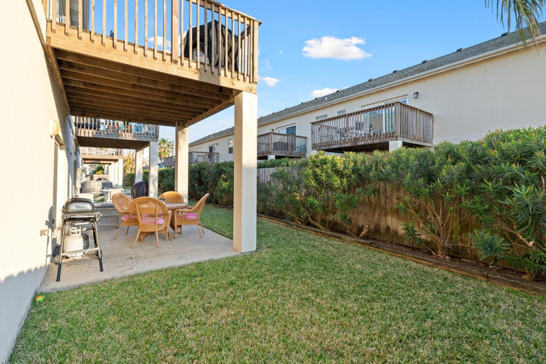 Exterior & Views, Ground Floor Condo W/pool & 1/2 Block to Beach!, Cameron