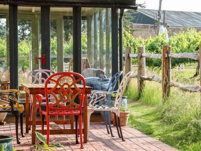 Others 5, Oak Meadow, East Sussex