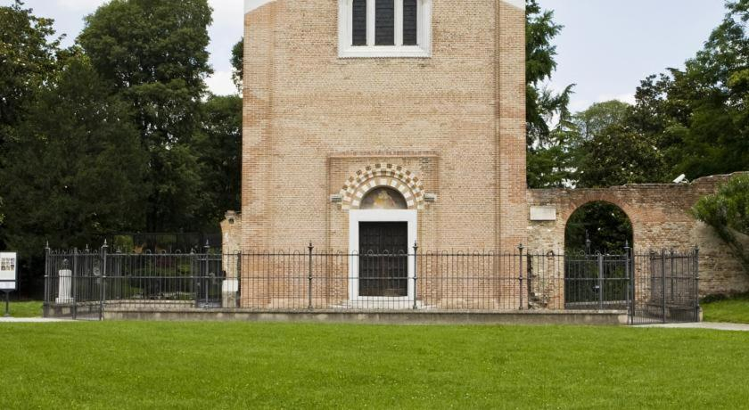 Others 4, CASAMINA, Padua